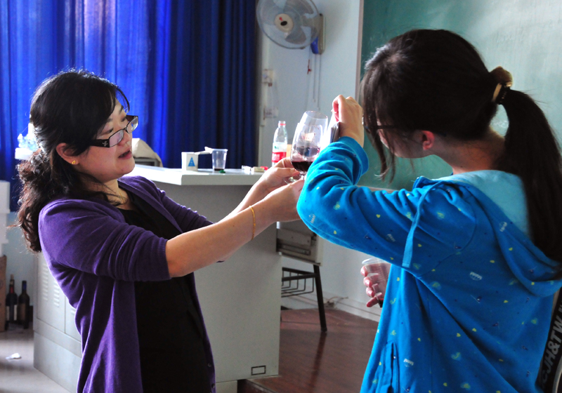 跳蛋视频
第十三届外语文化节系列讲座：微醺之美——葡萄酒品鉴