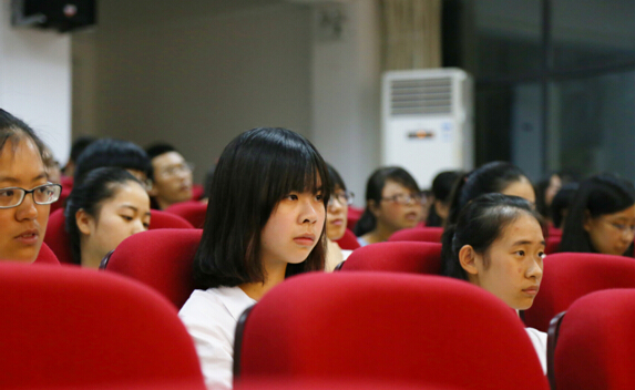 跳蛋视频
14级假期安全大会召开