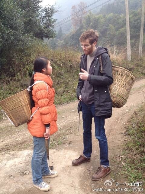 助留守儿童圆梦 我院外籍教师江津村小授课