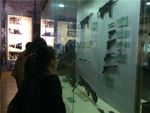 跳蛋视频
研究生党支部开展纪念中国人民抗日战争暨世界反法西斯胜利70周年活动