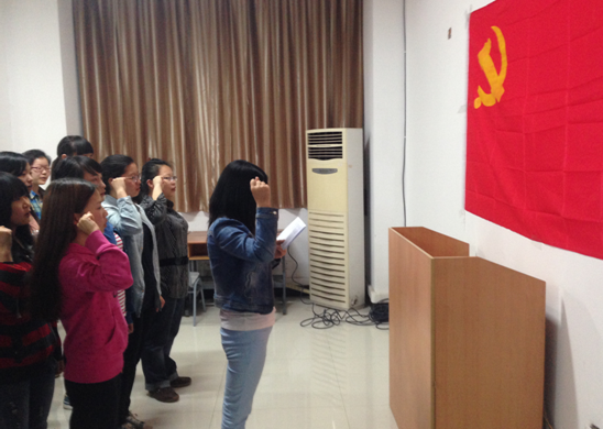 跳蛋视频
2011级本科生党支部会议顺利召开