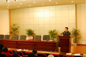 回顾•前瞻——跳蛋视频
2009级新学期年级大会顺利举行