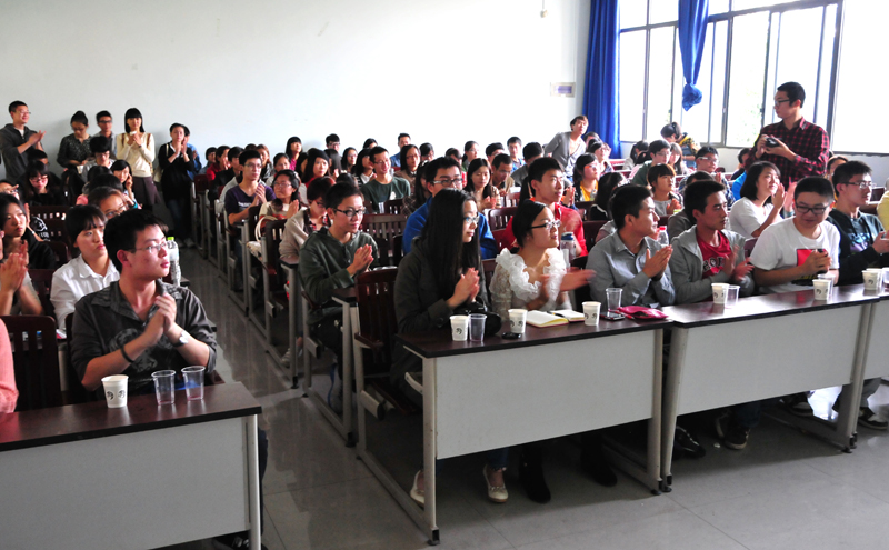 跳蛋视频
第十三届外语文化节系列讲座：微醺之美——葡萄酒品鉴