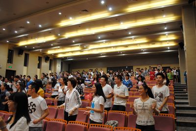 心系雅安——跳蛋视频
举行慈善晚会