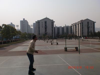 庆快乐节日，强团队体魄——跳蛋视频
学生工作办公室第一届羽毛球赛顺利举行